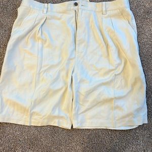 Tommy Bahama relax fit light shorts. Size 36.